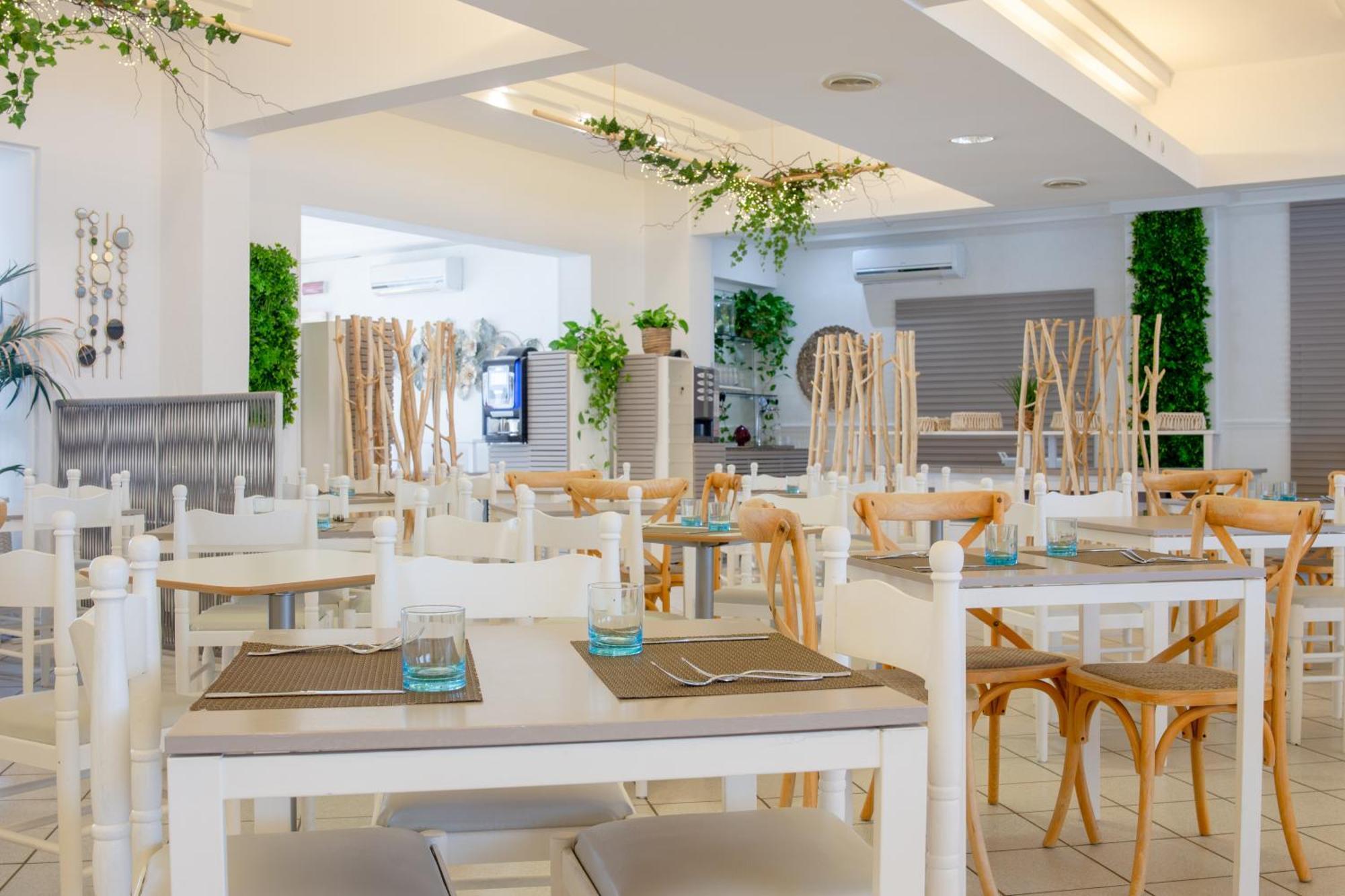 Villaggio Poseidone Beach Resort - Hotel トッレ・サン・ジョヴァンニ・ウジェント エクステリア 写真